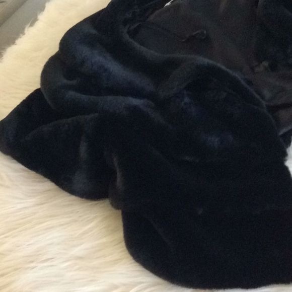 💞JESSICA Simpson 💞faux fur cape coat - Picture 8 of 8